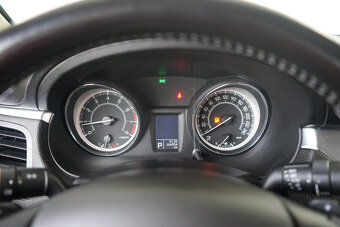 23- SUZUKI Kizashi, 2011, benzín, 2.4 CVT 4WD, 131 kW - 15