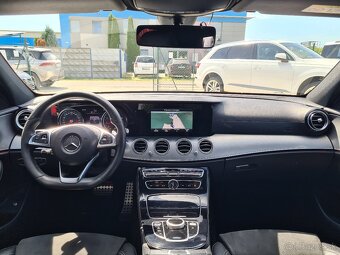 MERCEDES-BENZ E TRIEDA SEDAN 200 4MATIC A/T - 15