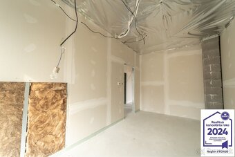 Novostavba nízkoenergetického rodinného dvojdomu, Moldava na - 15