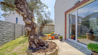 Posledný 5izb RD kompletne zariadený s garážou v krásnom pro - 15