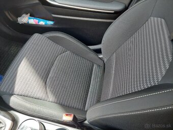 KIA Ceed SW 1,5 T-GDi 6M GOLD GOLD+ 2022 - 15