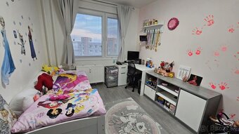 ZREKONŠTRUOVANÝ 3 izb. byt - HÚSKOVA ul. KVP, 77 m2 + loggia - 15