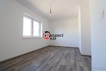 Veľkometrážny rodinný dom s dvojgarážou na kľúč - 15