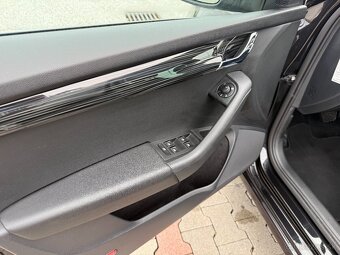 Škoda Octavia Combi 2.0 TDI 184k Style DSG 4x4 - 15