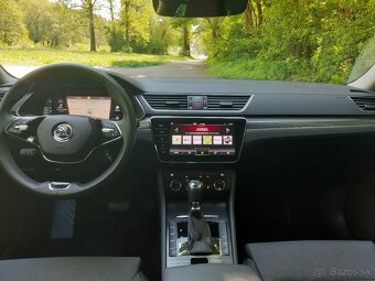 ŠKODA SUPERB COMBI 2,0 TDI DSG - 15