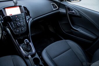 Opel Astra Sport Tourer ST 1.4 Turbo 140k Cosmo - 15