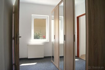 PRIESTRANNÝ A ZREKONŠTRUOVANÝ 6-IZBOVÝ DOM V CENTRE MESTA, P - 15