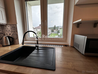 Moderný a priestranný 2-izbový byt v centre so zariadením - 15