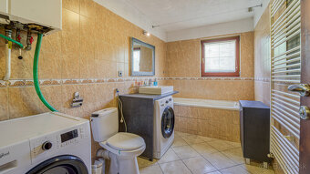 Trojpodlažná polyfunkčná budova v úplnom centre Šamorína na  - 15