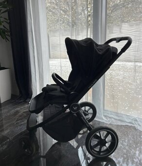 celý set kočiar MUUVO quick 4.0 čiernobiela kombinácia - 15