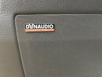 VOLKSWAGEN TOUAREG 3.0 TDi V6 4MOTION - 15