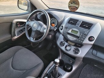 TOYOTA RAV4  2,2D4D  4x4 - 15