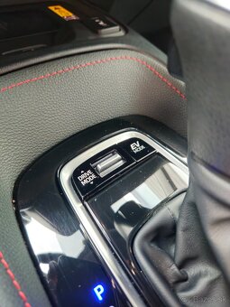 Toyota Corolla Combi 2.0 Hybrid GR Sport + Dynamic - 15