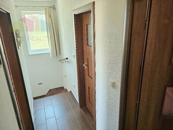 RODINNÝ DOM - PODLUŽANY - 4 IZBOVÝ -148 M2 NA POZEMKU 1049 M - 15