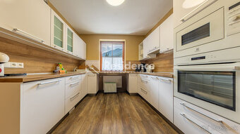 Zabehnutý penzión neďaleko Jasnej s veľkým pozemkom - 15