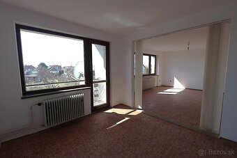 Rodinný dom vhodný na podnikanie  4 km od Piešťan. - 15