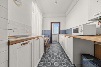 Poschodie vo vile pod hradom na prenájom - 15