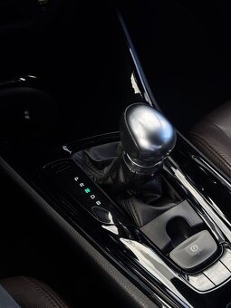Toyota C-HR 1.8 Hybrid Executive E-CVT FWD - 15