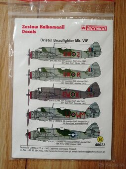 plastikové modely, knihy - 15