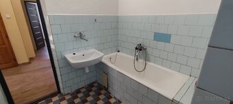 Predaj murovaného rodinného domu s garážou Budatín - 15