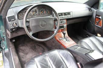 Mercedes-Benz SL 500 V8 Hardtop z roku 1989 - 15