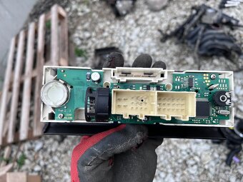 Škoda Fabia 2,Roomster vypínač okien, ovládač, páčky, budíky - 15