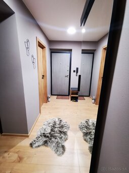 KOMPLETNE ZREKONŠTRUOVANÝ 2,5 IZBOVÝ BYT V CENTRE PRIEVIDZE - 15