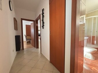 2-izb.zariadený apartmán 54m2 s výhľadom, Novalja/Chorvátsko - 15