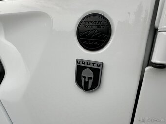 Jeep Wrangler UNLIMITED BRUTE 2,0 PHEV 4XE, DPH - 15