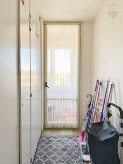 Na predaj priestranný 3-izbový byt 82 m2- blízko centra mest - 15