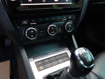 Škoda Octavia Combi 1.6 TDI 2016 Style Xenon Navi Kessy R18 - 15