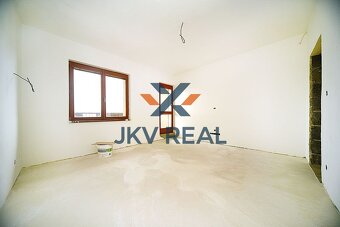 4 izbový rodinný dom s garážou v tichej lokalite - 15