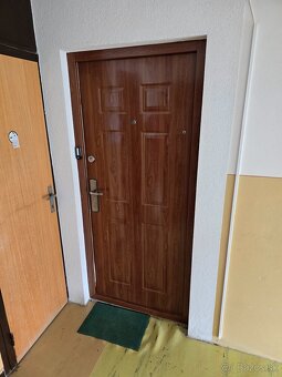 4 IZBOVÝ BYT - 15