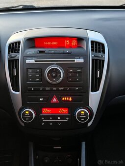 KIA Ceed Combi 1.6 CRDi = 85kW r.v 2012, Top Stav = - 15