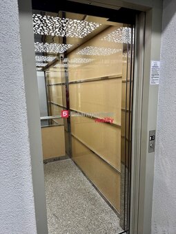 Na PREDAJ:  moderná Garsónka s LOGGIOU, vaňou a pivnicou - B - 15