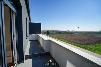 (REZERVOVANÉ) 2 izbový byt, zariadený, veľký balkón, Rajka - 15