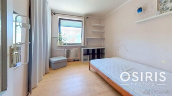 Priestranný 3 izbový byt s loggiou 12m2 v pôvodnom stave, Bô - 15