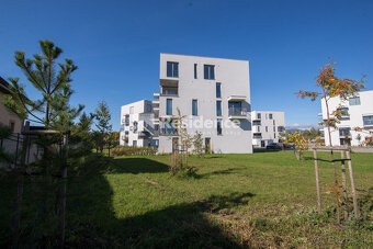 Dvojizbový byt s terasou v areáli Victory Port na prenájom - 15