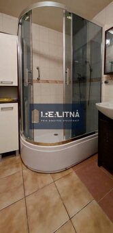 JEDINEČNÝ 3-IZBOVÝ BYT S TROMI LOGGIAMI A BALKÓNOM, 81 M2, D - 15
