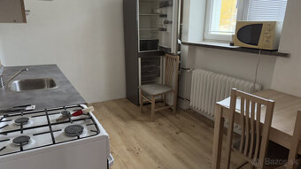 NA PREDAJ: 2i byt s balkónom v pôvodnom stave Valaská ul.TDH - 15