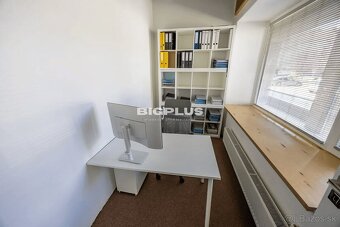 Na prenájom štýlové priestory na námestí pri hoteli Magura P - 15