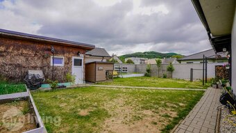 TOP - Na predaj 4 izbový RODINNÝ DOM v obci Košeca - 471m² - 15