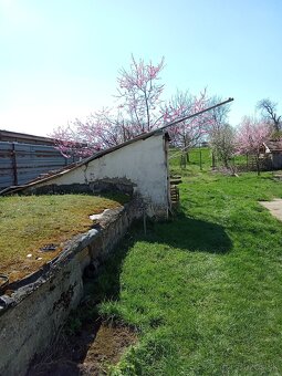 Starý vidiecky dom s veľkorysým pozemkom - 15