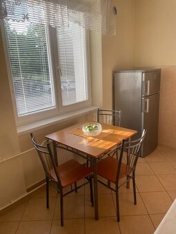 Ponúkame na predaj zrekonštruovaný 3-izbový byt s balkónom n - 15