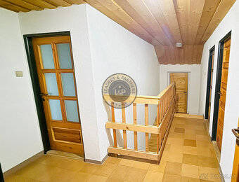 NA PREDAJ - Priestranný 6 izbový dom s garážou v Sabinove - 15