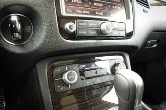 Volkswagen Touareg II 4.2 V8 TDI Premium 4MOTION - 15