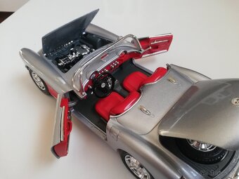 1:18 CHEVROLET Corvette , Bburago - 15
