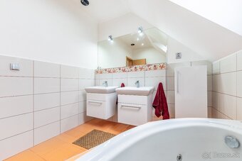 5 izbový dom vo výbornej lokalite v Trnave - 15