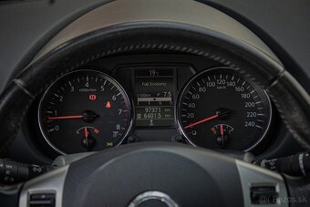 Nissan Qashqai 1.6i Tekna 4x2 (EU5) - 15