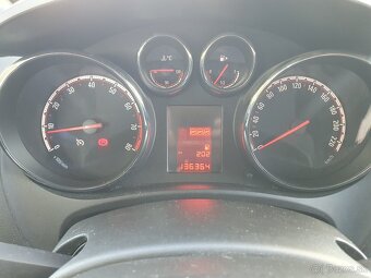 Opel Meriva 1,4 - 16V - 70 kw - M5 - 15